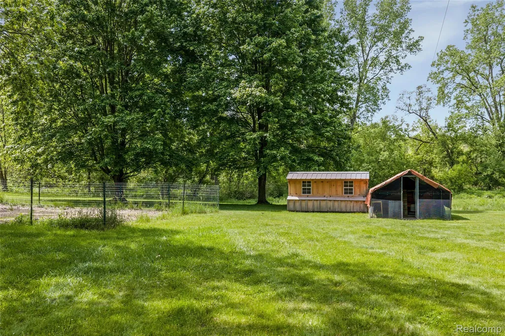 3750 Old Homestead Drive Oceola Township MI 48855