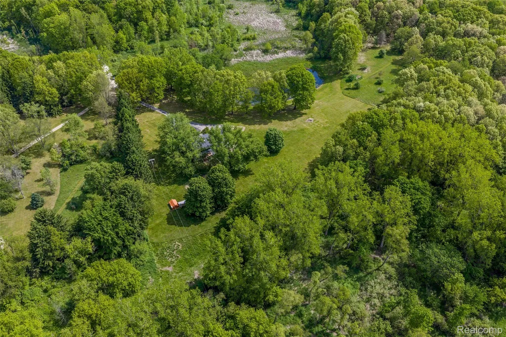 3750 Old Homestead Drive Oceola Township MI 48855