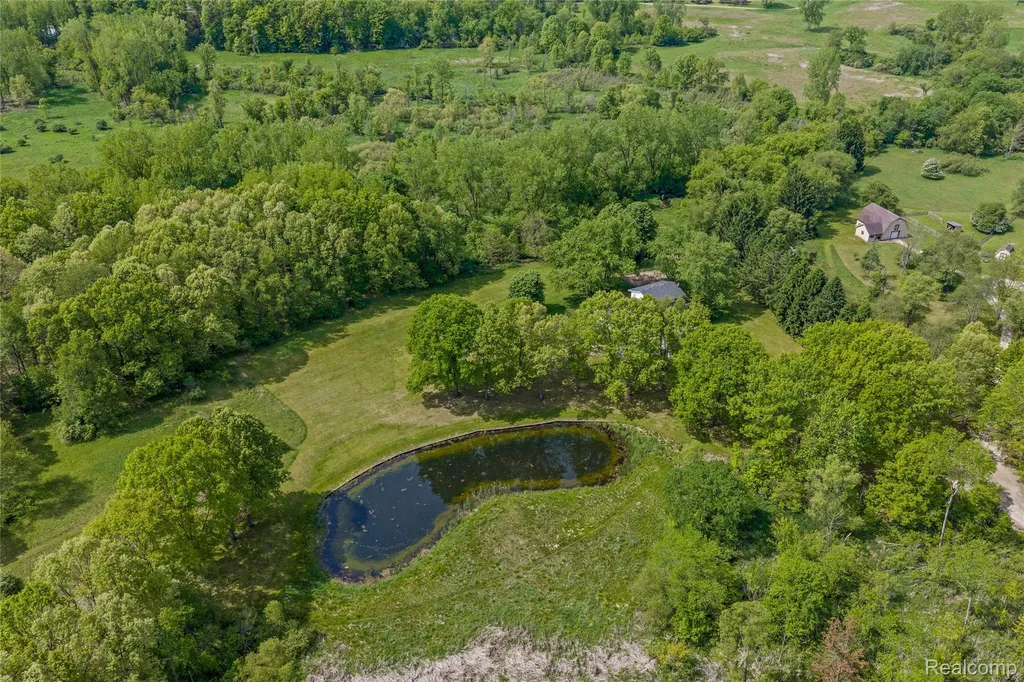 3750 Old Homestead Drive Oceola Township MI 48855