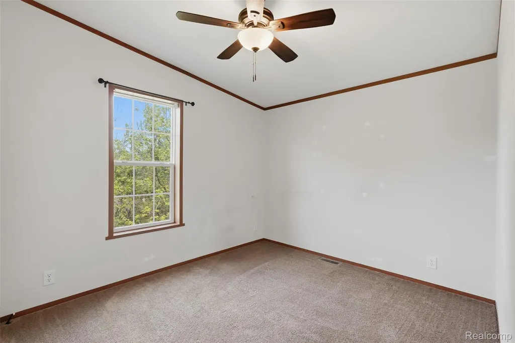 11006 Wood Run Circle Green Oak Township MI 48178