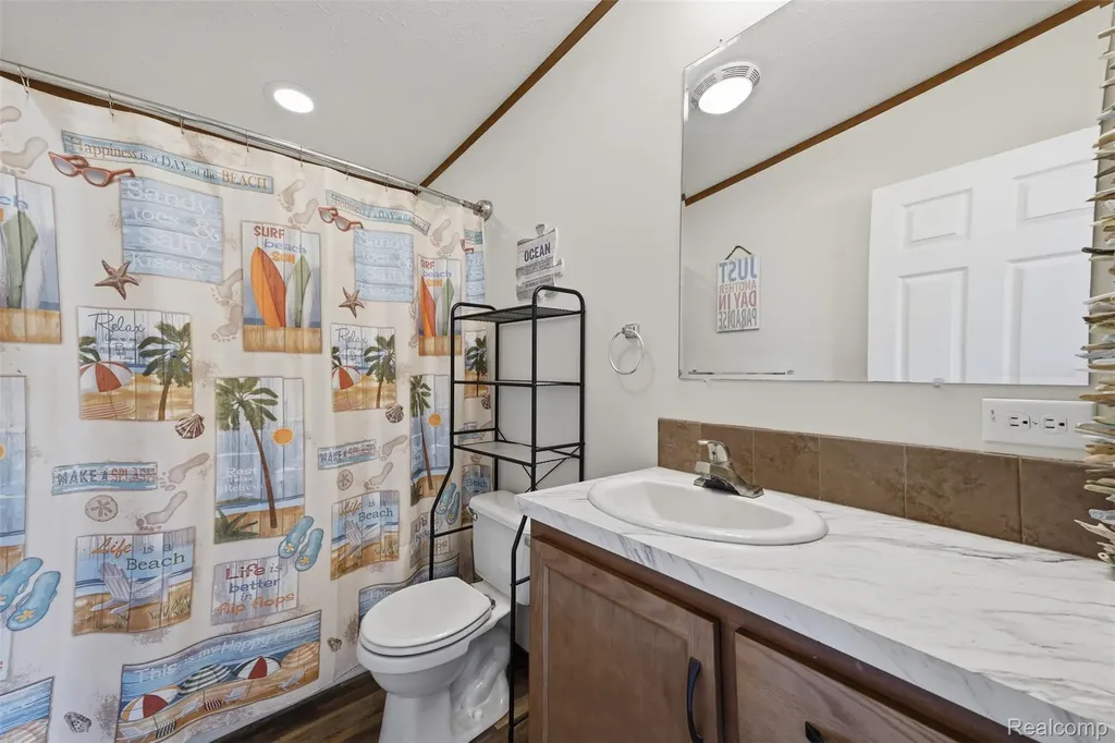 11006 Wood Run Circle Green Oak Township MI 48178