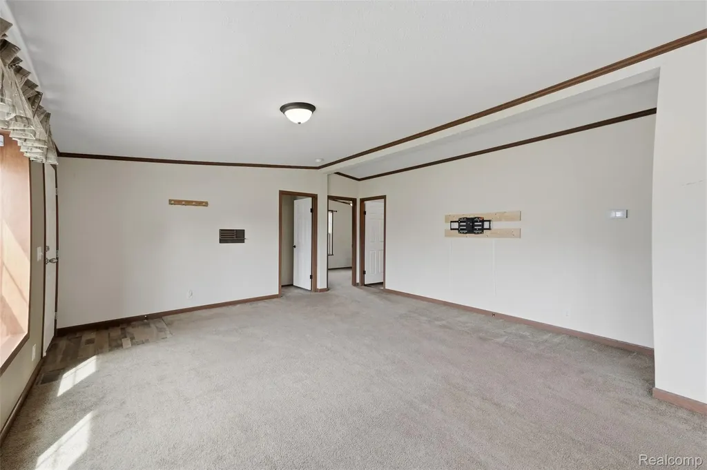 11006 Wood Run Circle Green Oak Township MI 48178