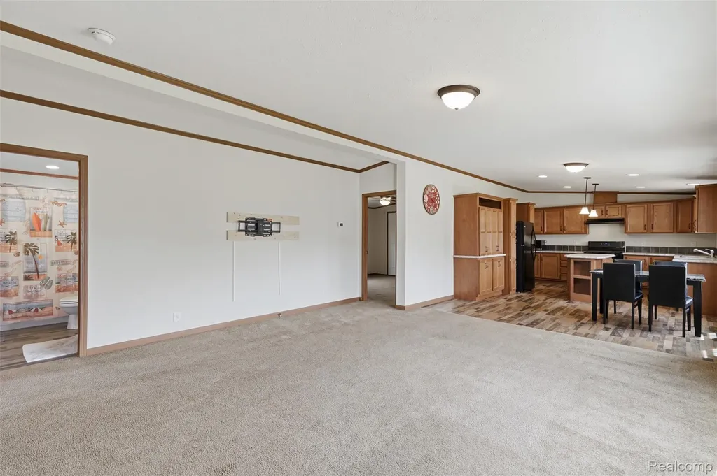 11006 Wood Run Circle Green Oak Township MI 48178