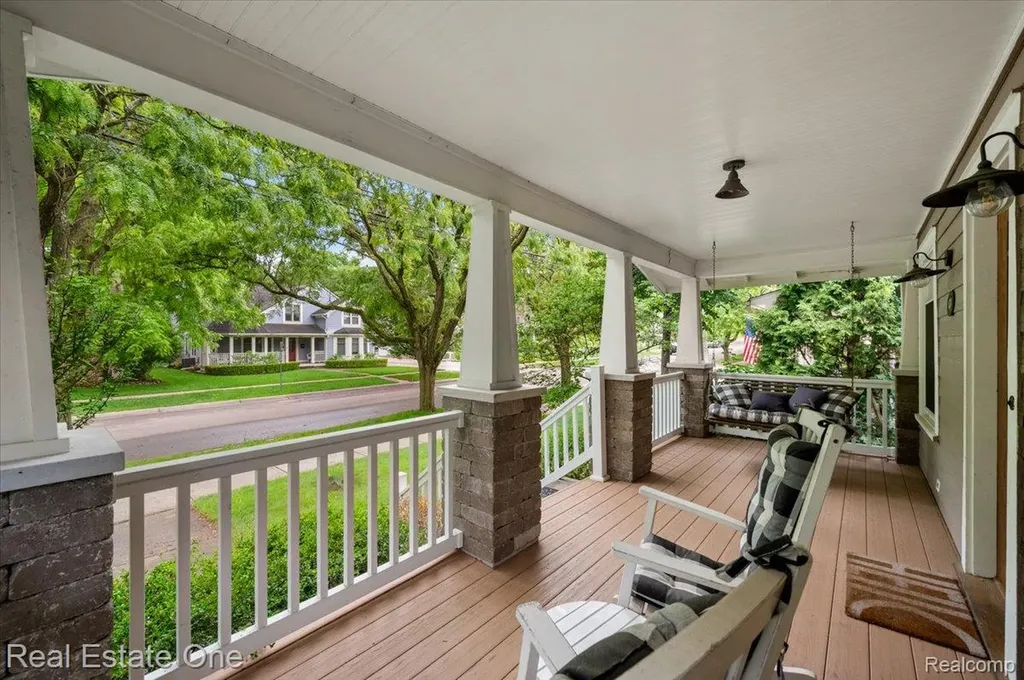 410 W 4th Street Rochester City MI 48307