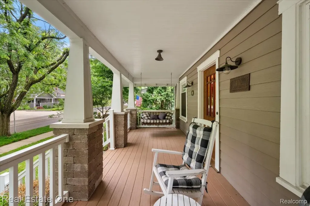 410 W 4th Street Rochester City MI 48307