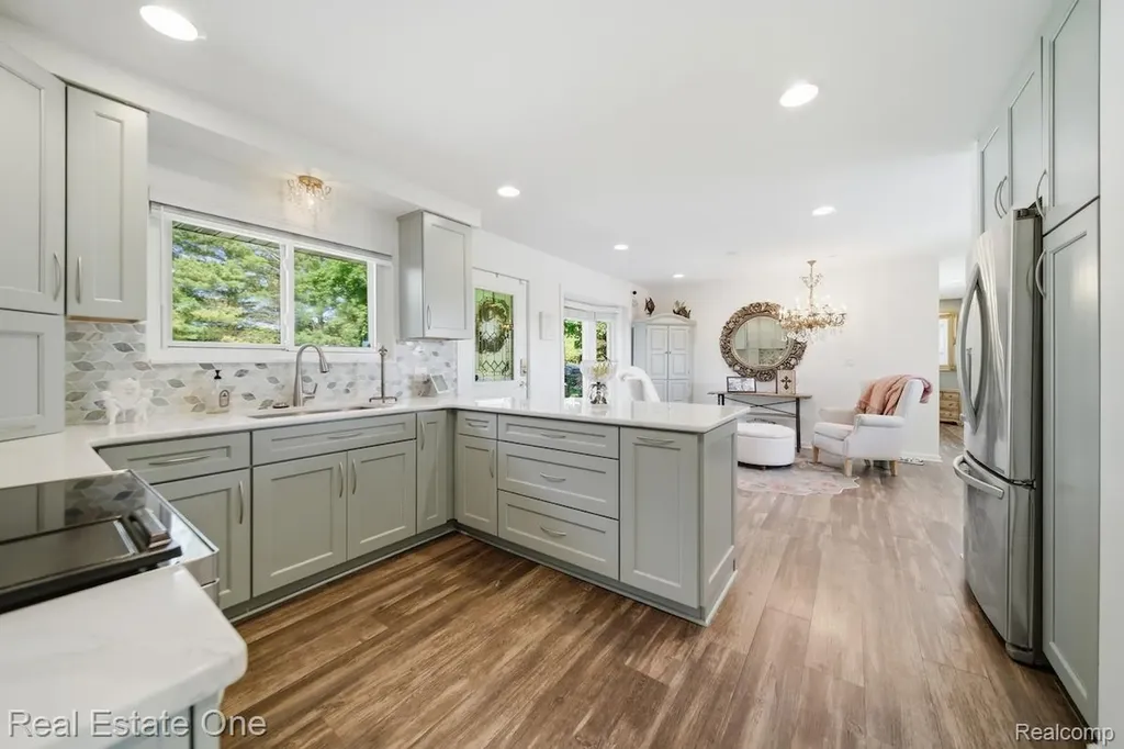 8080 Pine Ranch Drive Brighton Township MI 48114