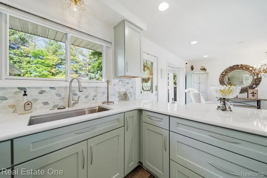 8080 Pine Ranch Drive Brighton Township MI 48114