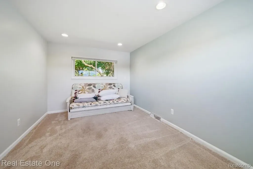 8080 Pine Ranch Drive Brighton Township MI 48114