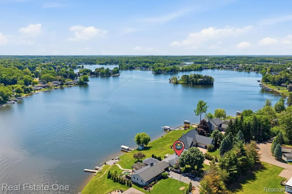 8080 Pine Ranch Drive Brighton Township MI 48114