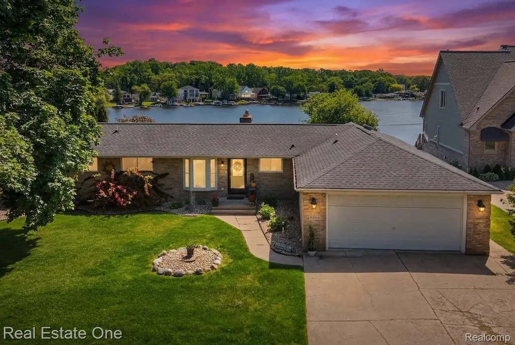 8080 Pine Ranch Drive Brighton Township MI 48114