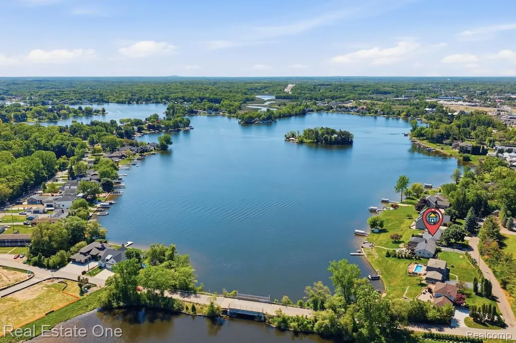 8080 Pine Ranch Drive Brighton Township MI 48114