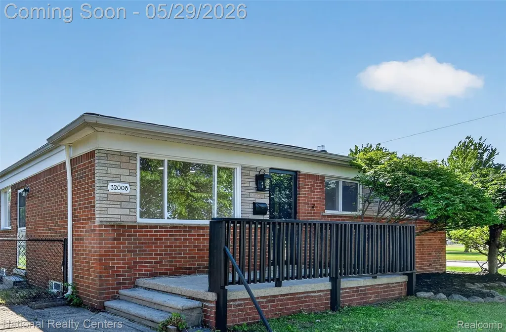 32008 Bunert Road Warren City MI 48088