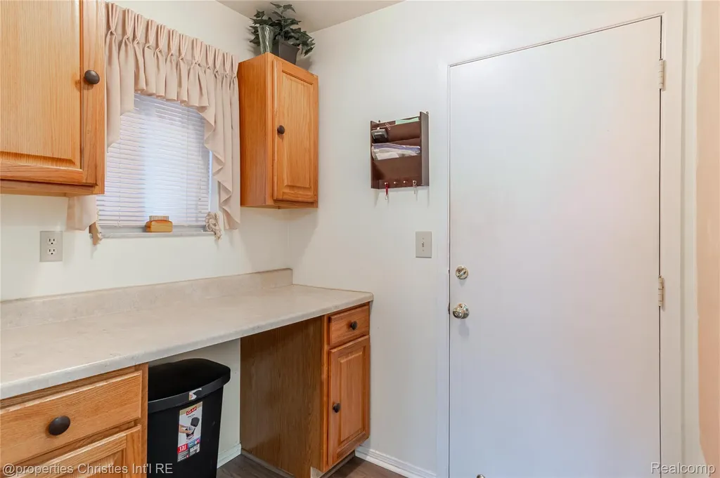 28644 Imperial Drive Warren City MI 48093