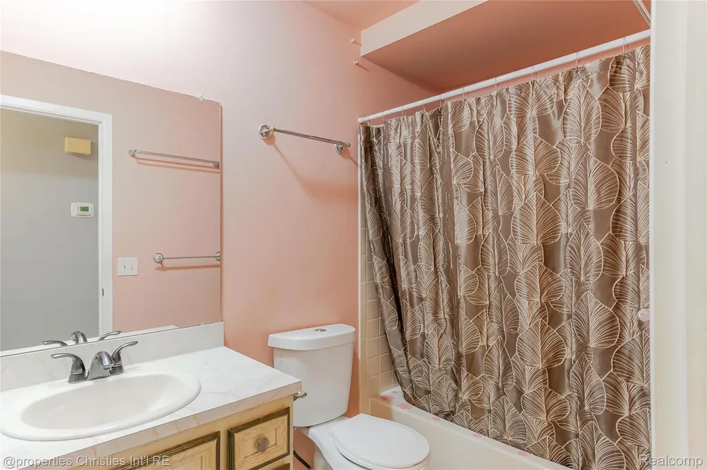 28644 Imperial Drive Warren City MI 48093