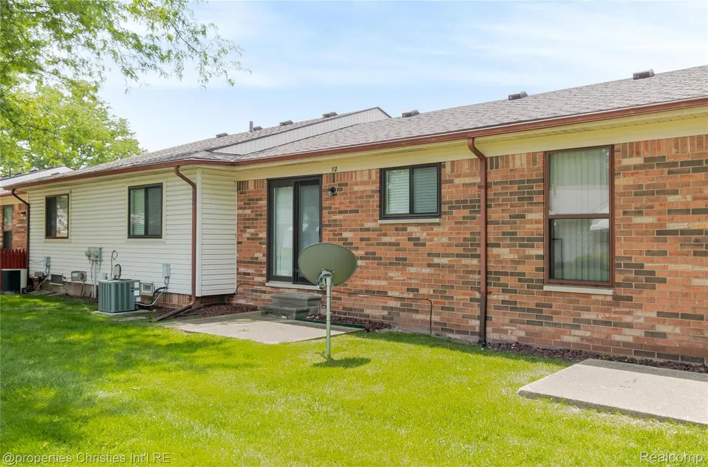 28644 Imperial Drive Warren City MI 48093