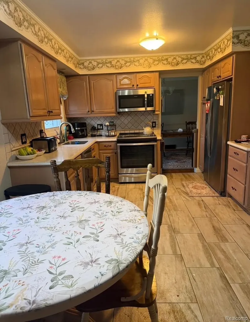33453 Groth Drive Sterling Heights City MI 48312