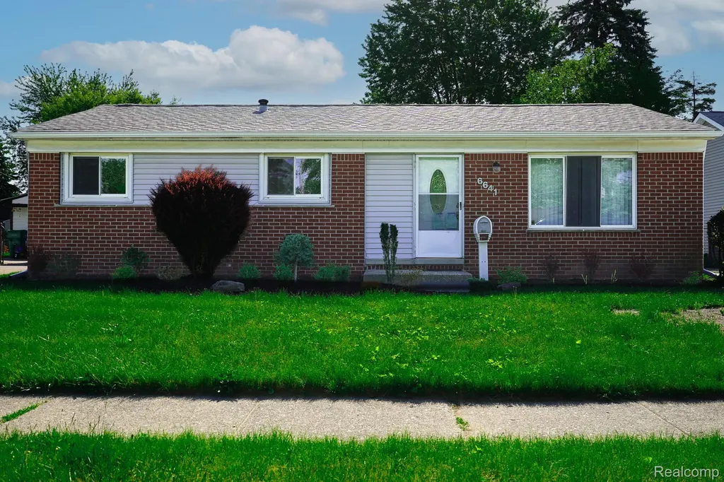 6641 Niagara Street Romulus City MI 48174
