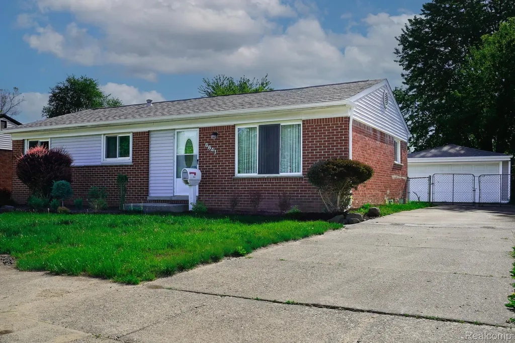 6641 Niagara Street Romulus City MI 48174