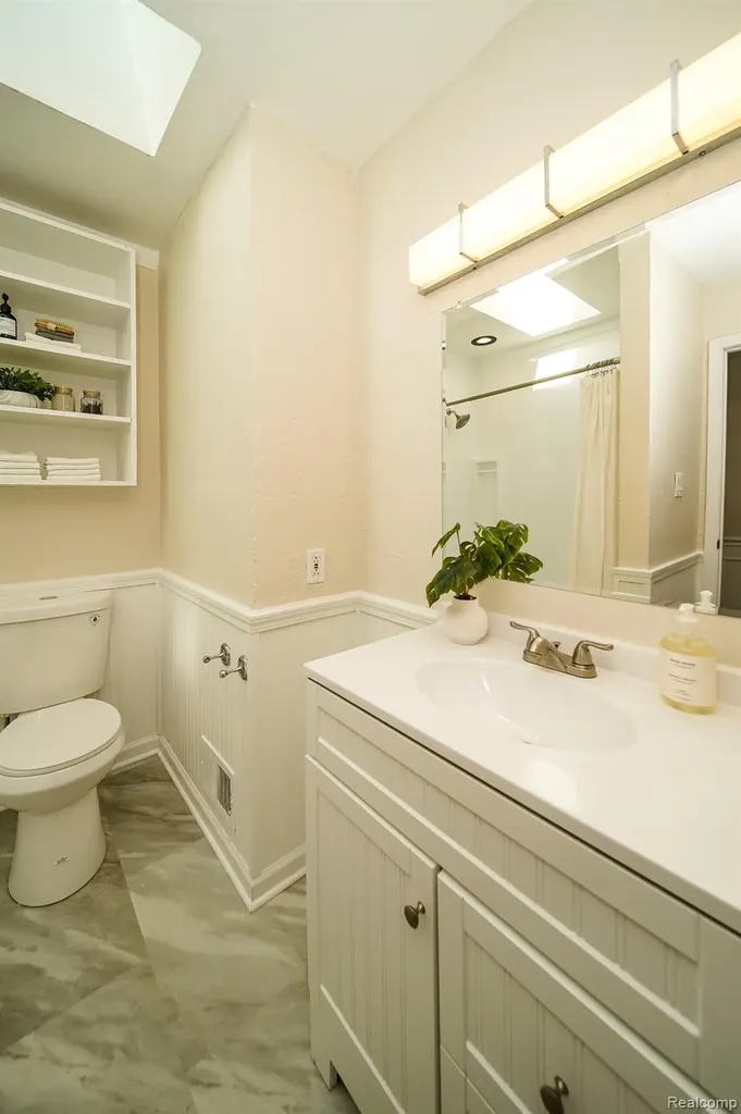 6641 Niagara Street Romulus City MI 48174