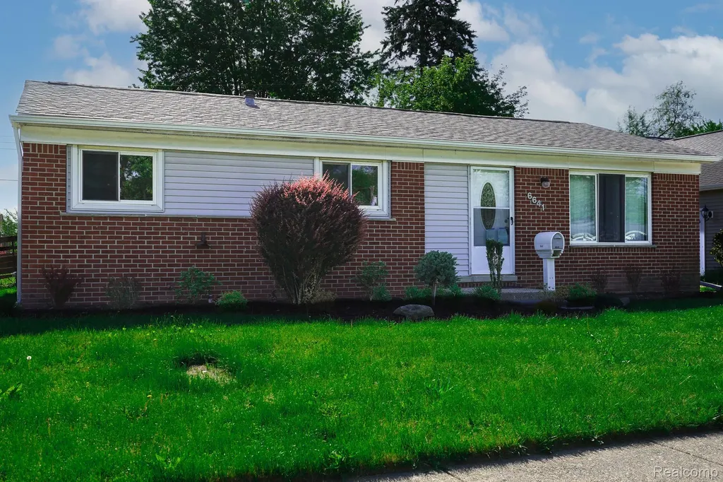 6641 Niagara Street Romulus City MI 48174
