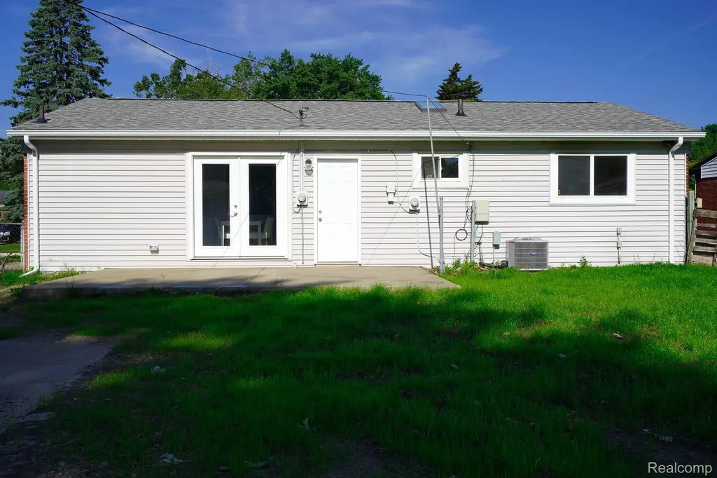 6641 Niagara Street Romulus City MI 48174