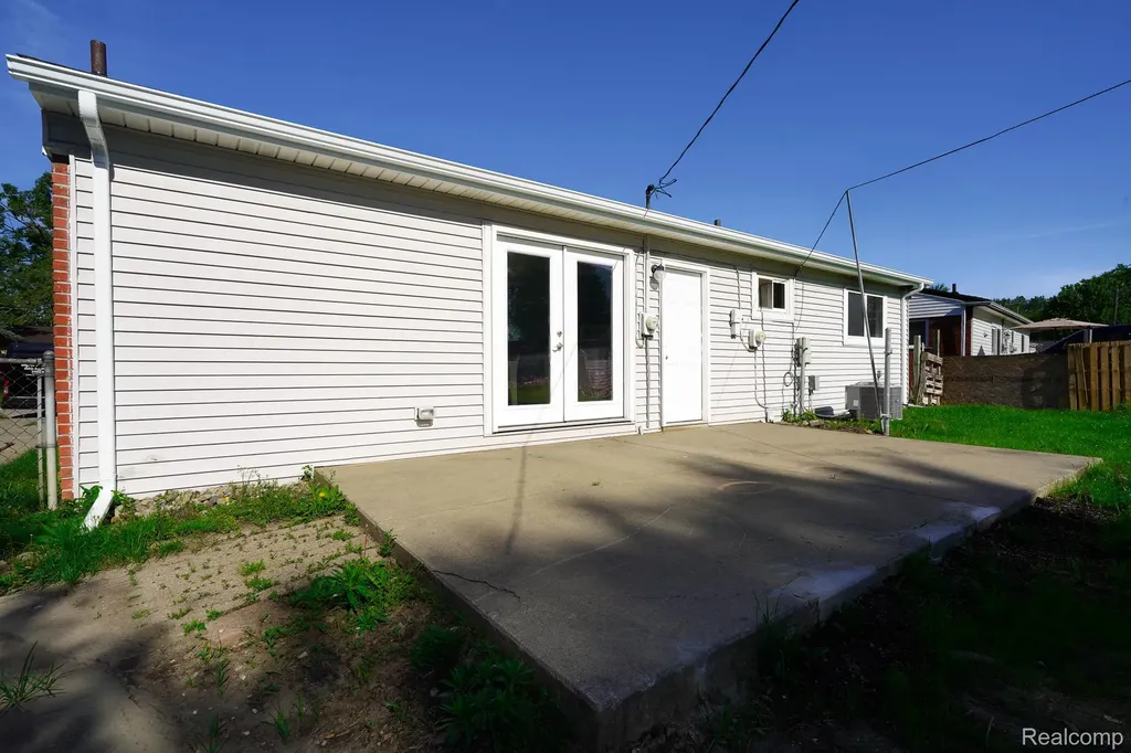 6641 Niagara Street Romulus City MI 48174