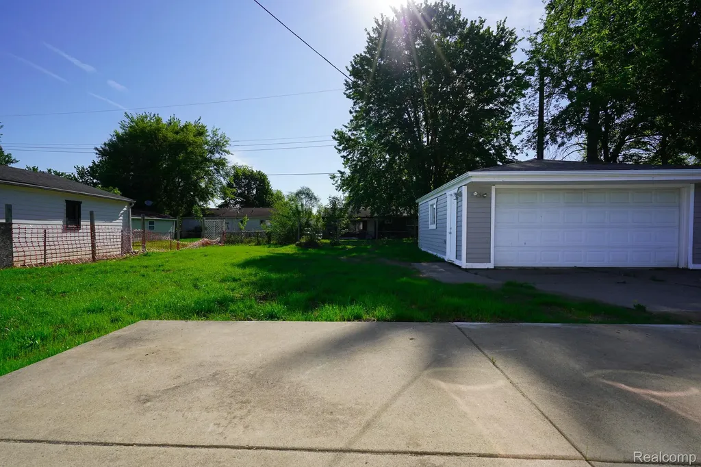 6641 Niagara Street Romulus City MI 48174