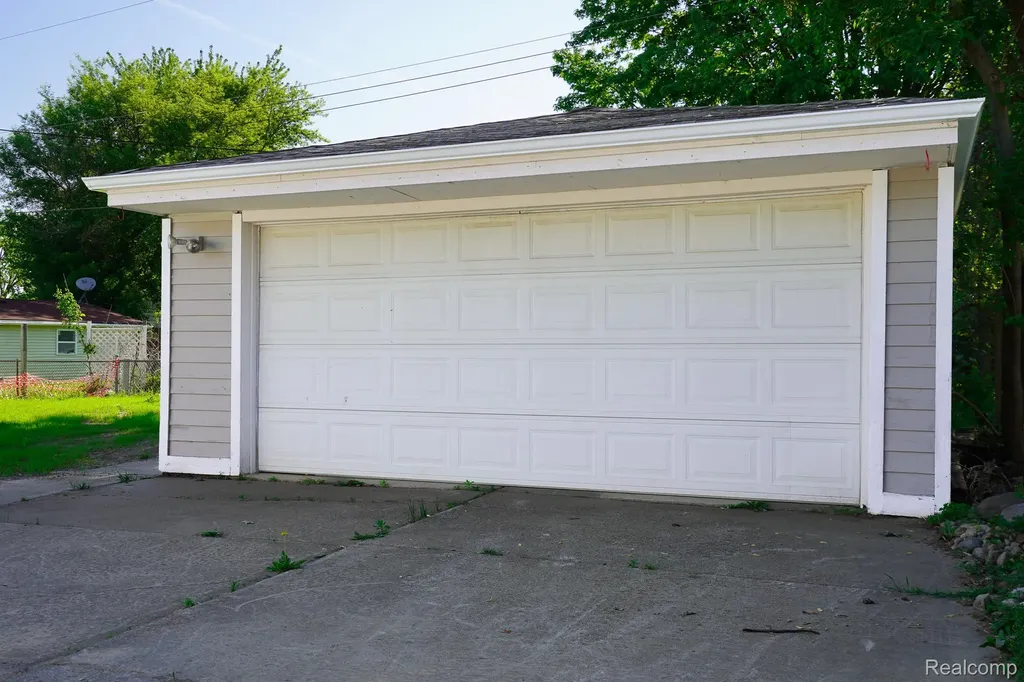 6641 Niagara Street Romulus City MI 48174