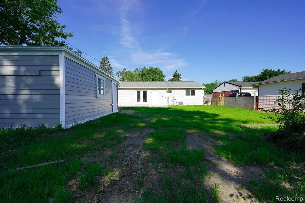6641 Niagara Street Romulus City MI 48174