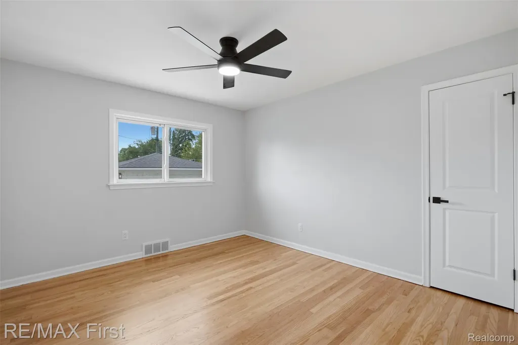 26419 Princeton Street St. Clair Shores City MI 48081