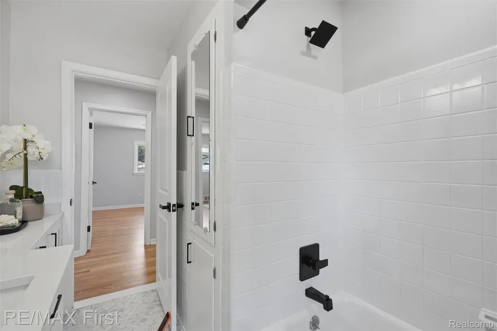 26419 Princeton Street St. Clair Shores City MI 48081