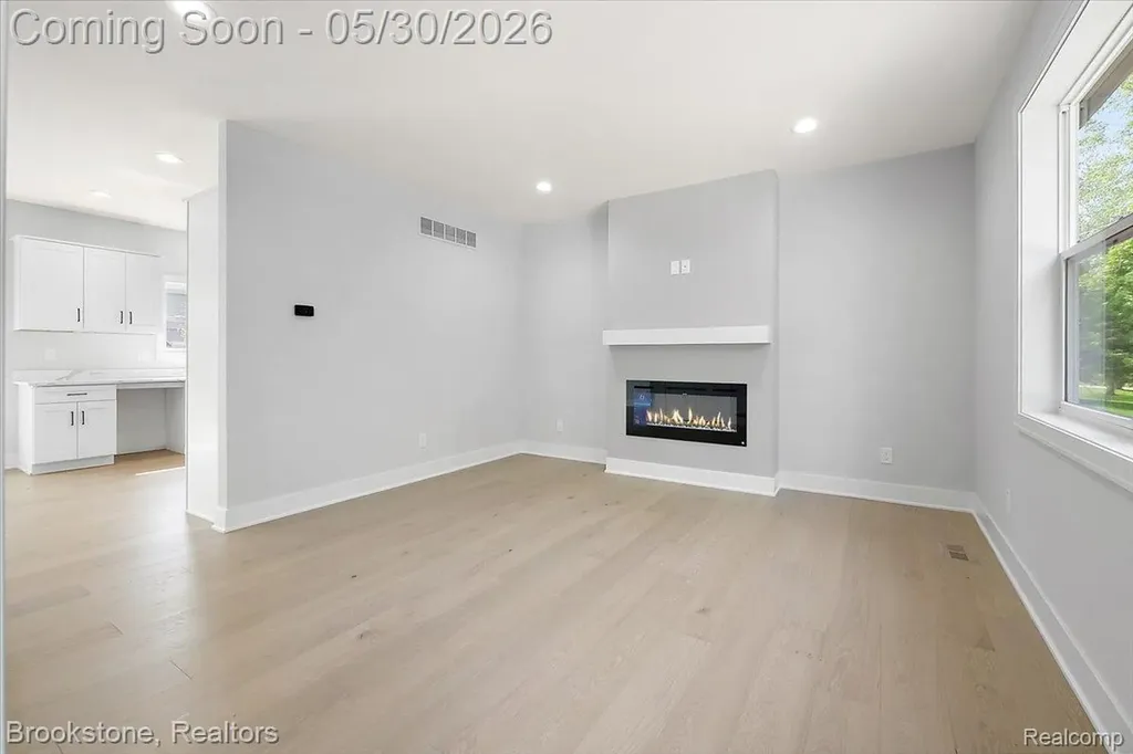 1085 Tecumseh Avenue Waterford Charter Township MI 48327