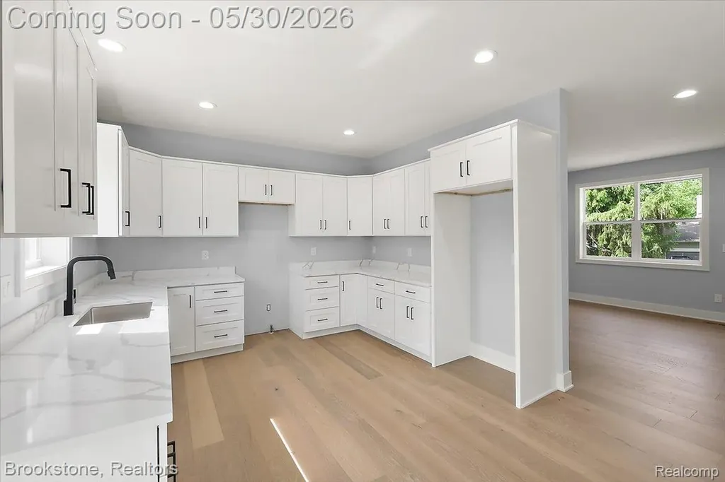 1085 Tecumseh Avenue Waterford Charter Township MI 48327