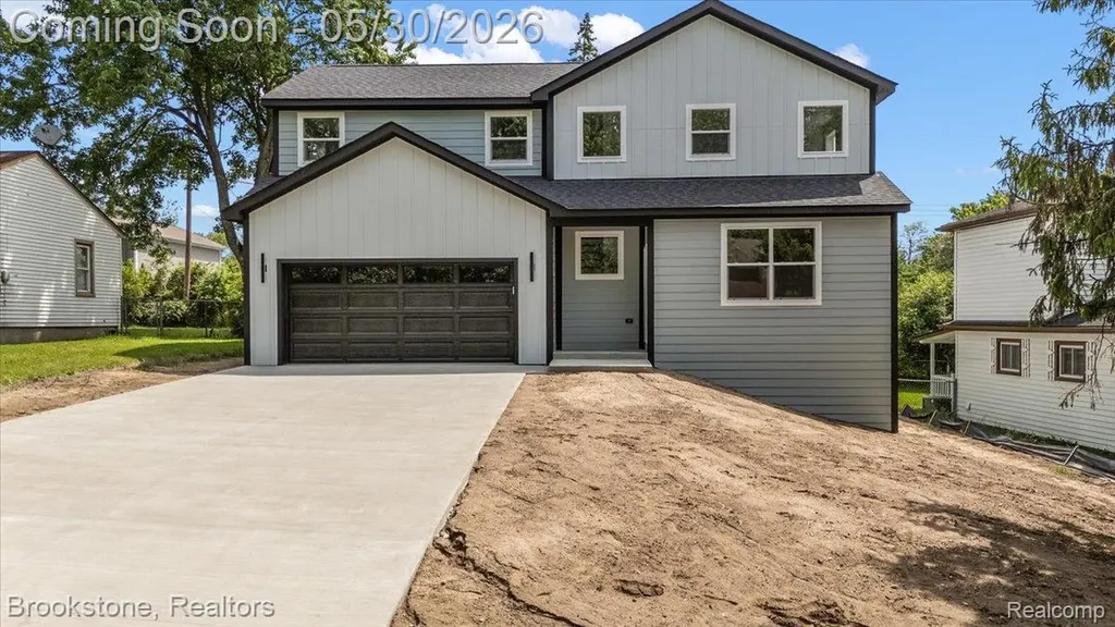 1085 Tecumseh Avenue Waterford Charter Township MI 48327