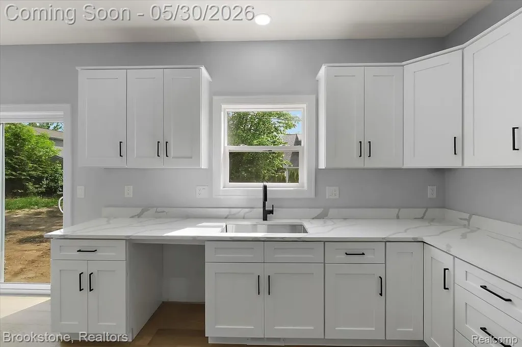 1085 Tecumseh Avenue Waterford Charter Township MI 48327