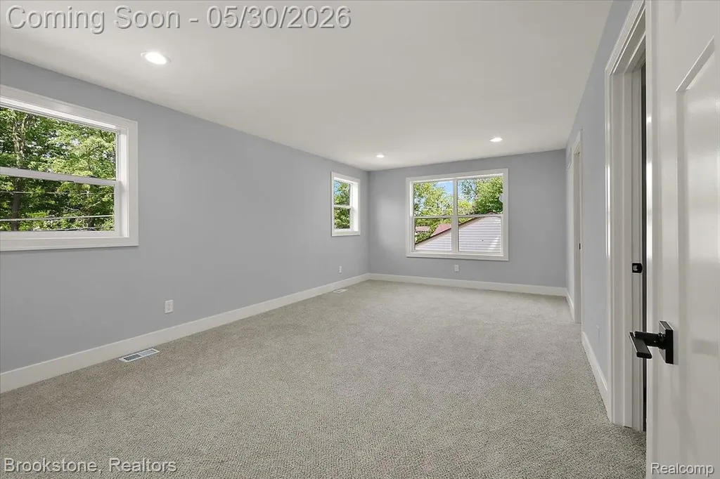 1085 Tecumseh Avenue Waterford Charter Township MI 48327