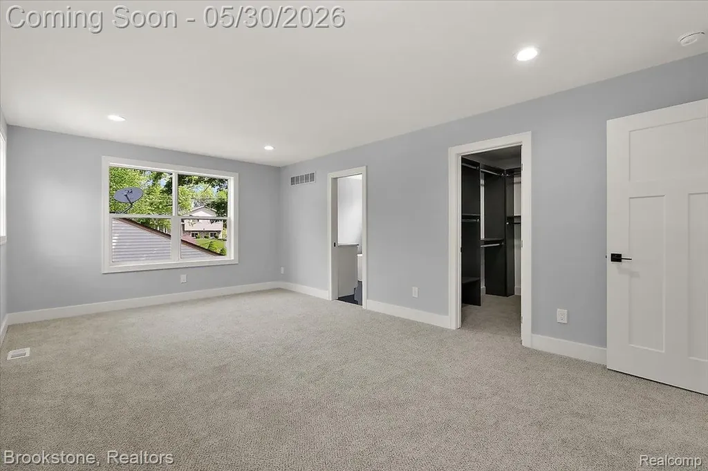 1085 Tecumseh Avenue Waterford Charter Township MI 48327