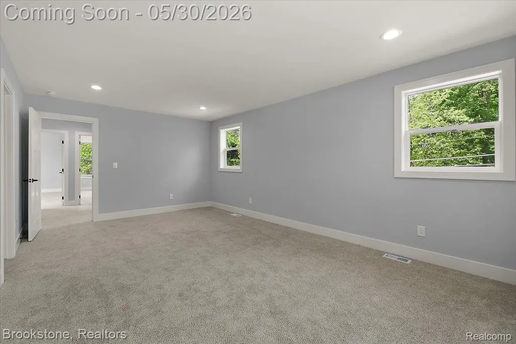 1085 Tecumseh Avenue Waterford Charter Township MI 48327