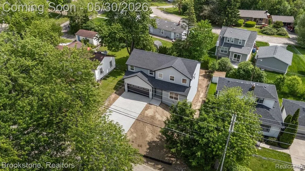 1085 Tecumseh Avenue Waterford Charter Township MI 48327
