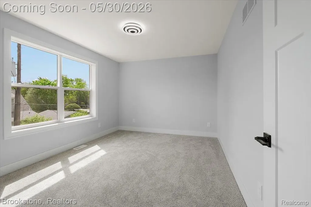 1085 Tecumseh Avenue Waterford Charter Township MI 48327