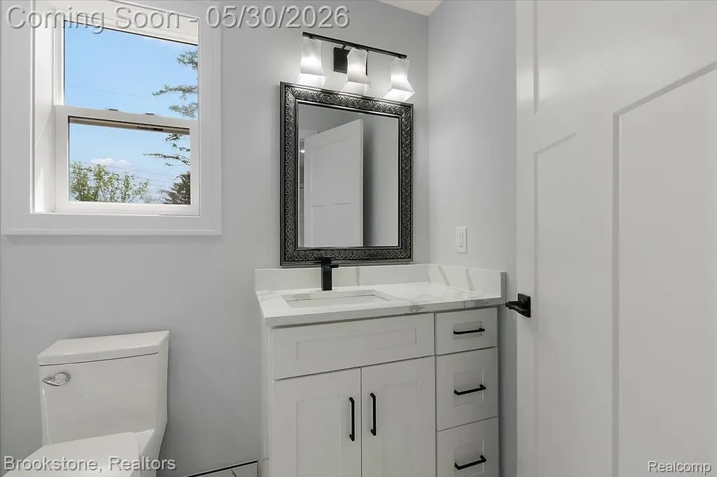 1085 Tecumseh Avenue Waterford Charter Township MI 48327