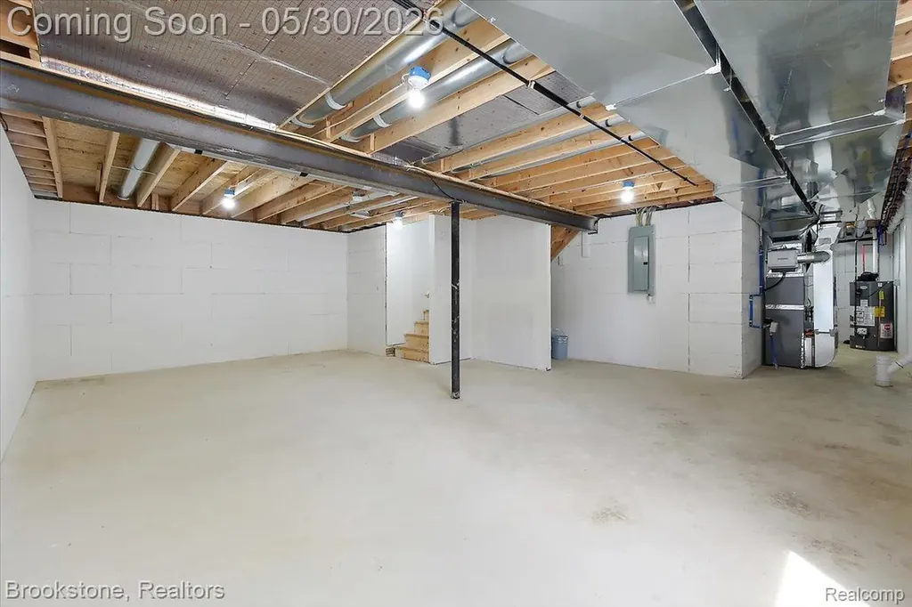1085 Tecumseh Avenue Waterford Charter Township MI 48327