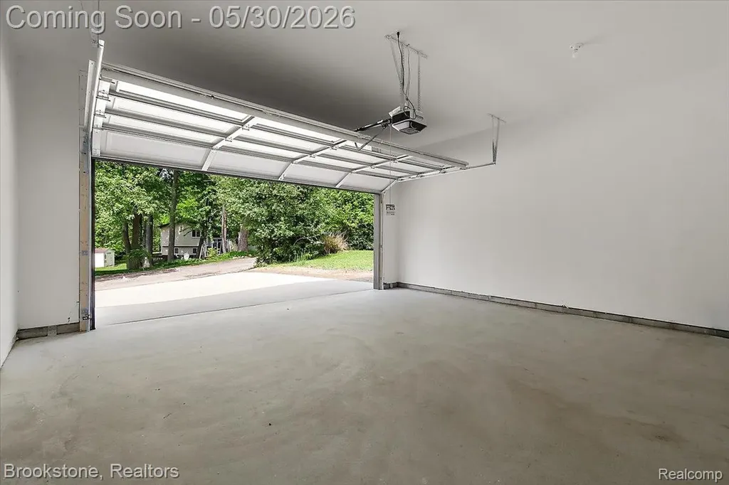1085 Tecumseh Avenue Waterford Charter Township MI 48327