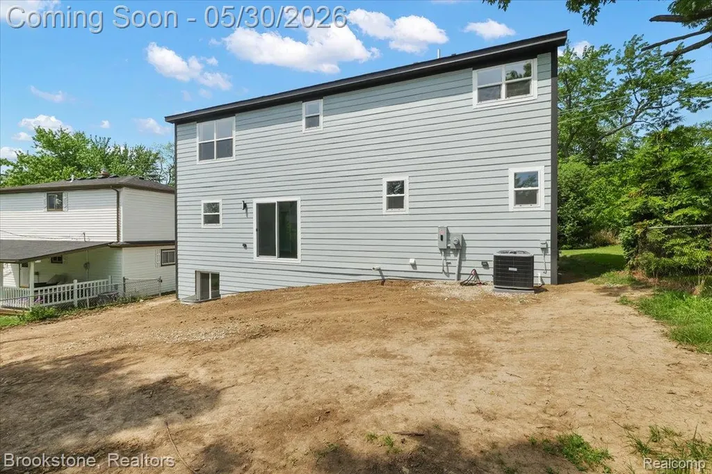 1085 Tecumseh Avenue Waterford Charter Township MI 48327
