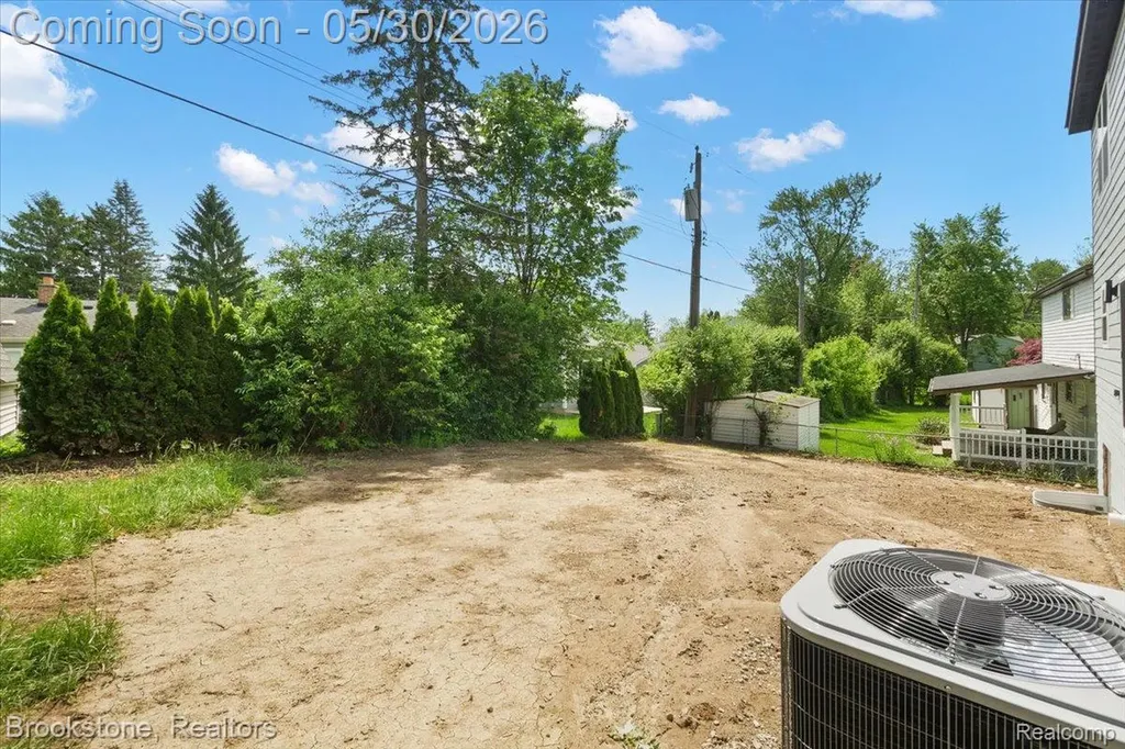 1085 Tecumseh Avenue Waterford Charter Township MI 48327