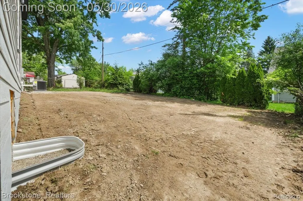 1085 Tecumseh Avenue Waterford Charter Township MI 48327