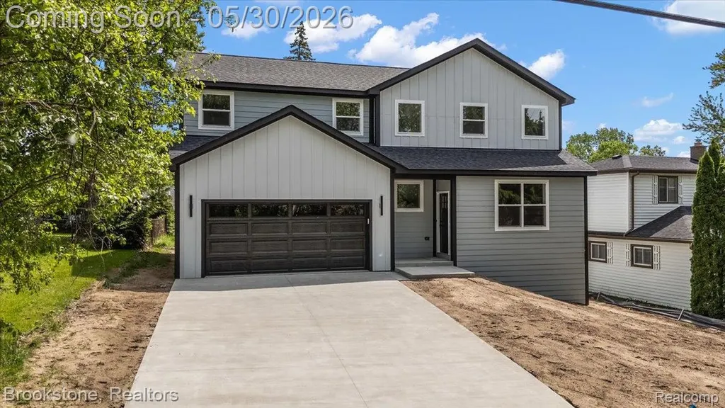 1085 Tecumseh Avenue Waterford Charter Township MI 48327