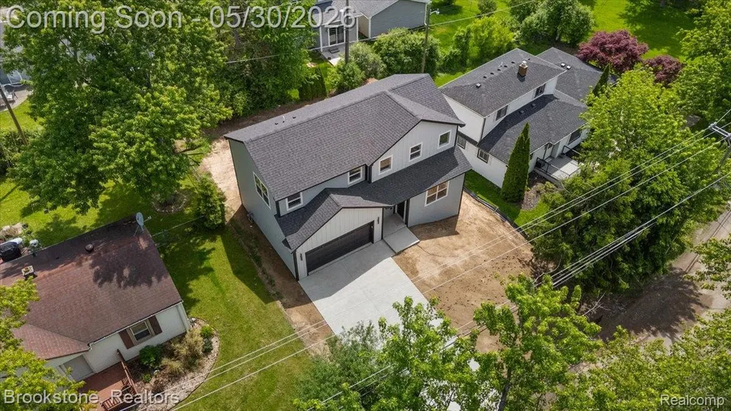 1085 Tecumseh Avenue Waterford Charter Township MI 48327