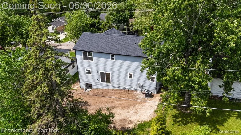 1085 Tecumseh Avenue Waterford Charter Township MI 48327