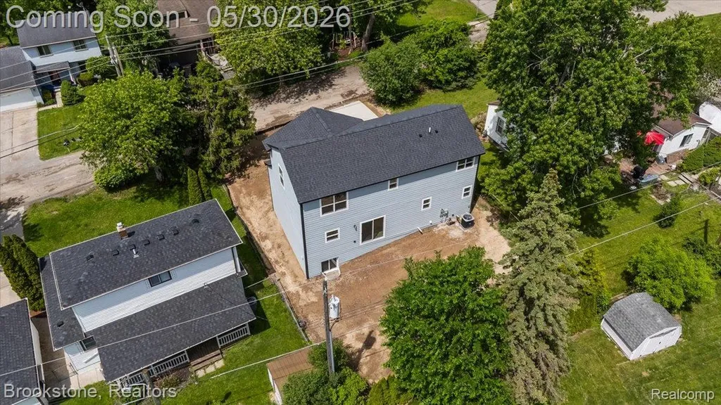 1085 Tecumseh Avenue Waterford Charter Township MI 48327